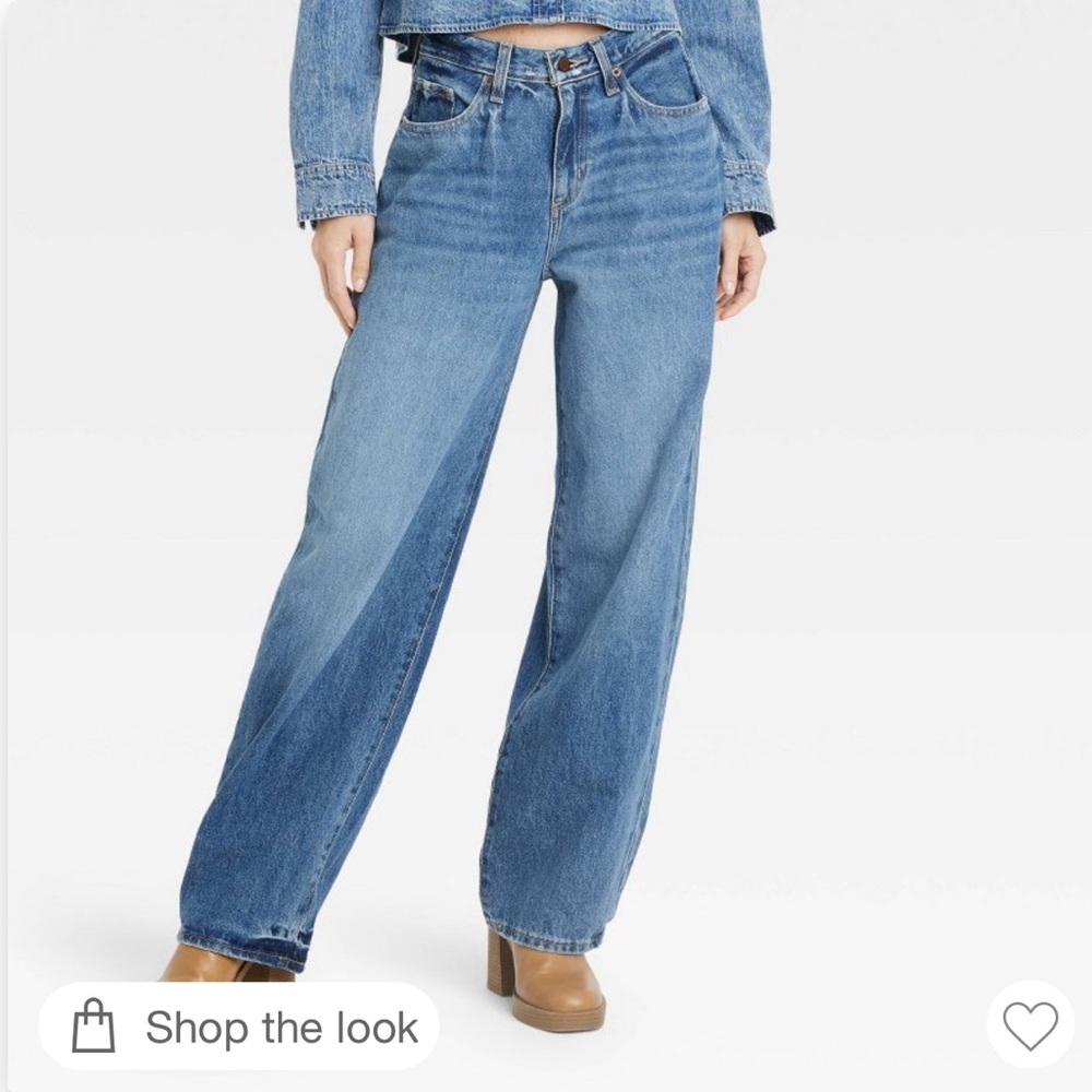 Blue Jeans 90s Baggy Style. Size 2 in Tall. Women’s. Mid Rise